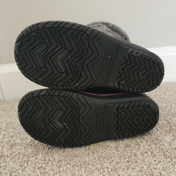 Stylish Black and Pink Winter Boots - Picture 3 of 3